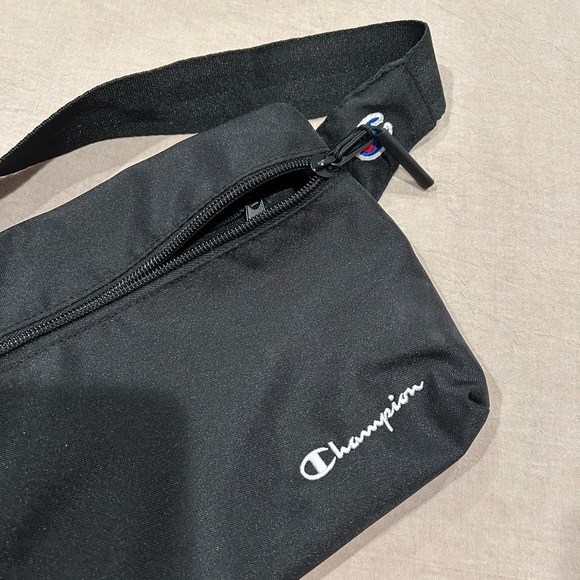 Champion Fanny Pack - Picture 3 of 5